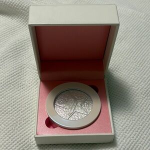 Jeffree Star Cosmetics Extreme Frost Shimmery Silver Highlighter in Pink Box
